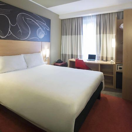 Ibis Yerevan Center ภายนอก รูปภาพ