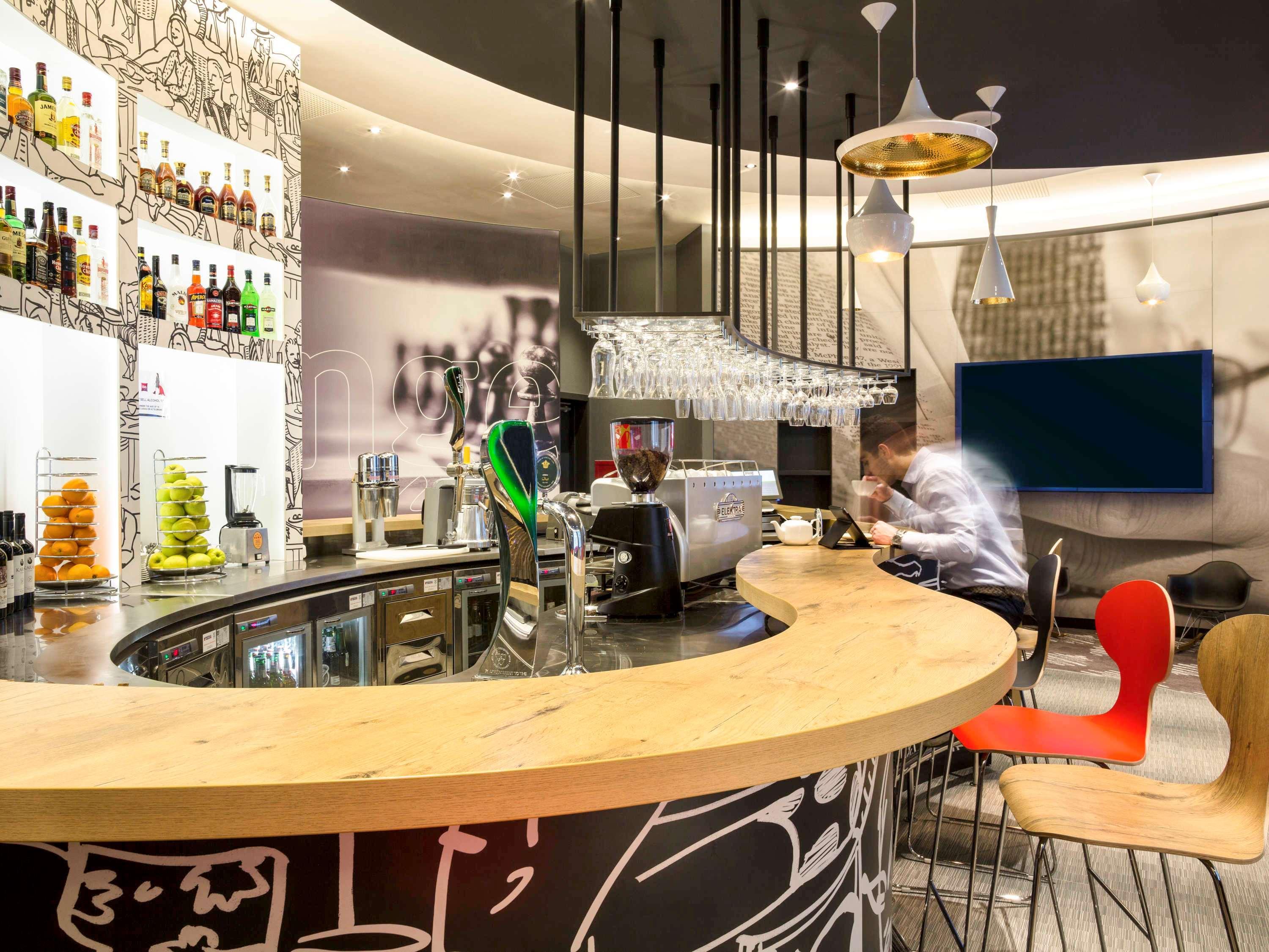 Ibis Yerevan Center ภายนอก รูปภาพ