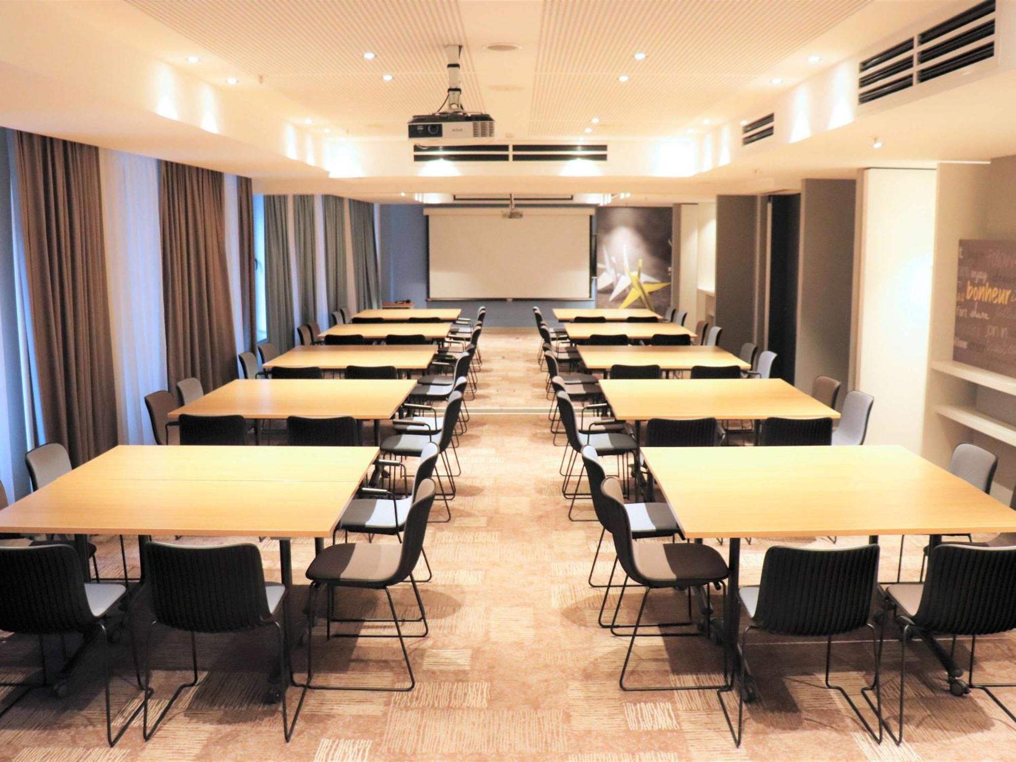 Ibis Yerevan Center ภายนอก รูปภาพ