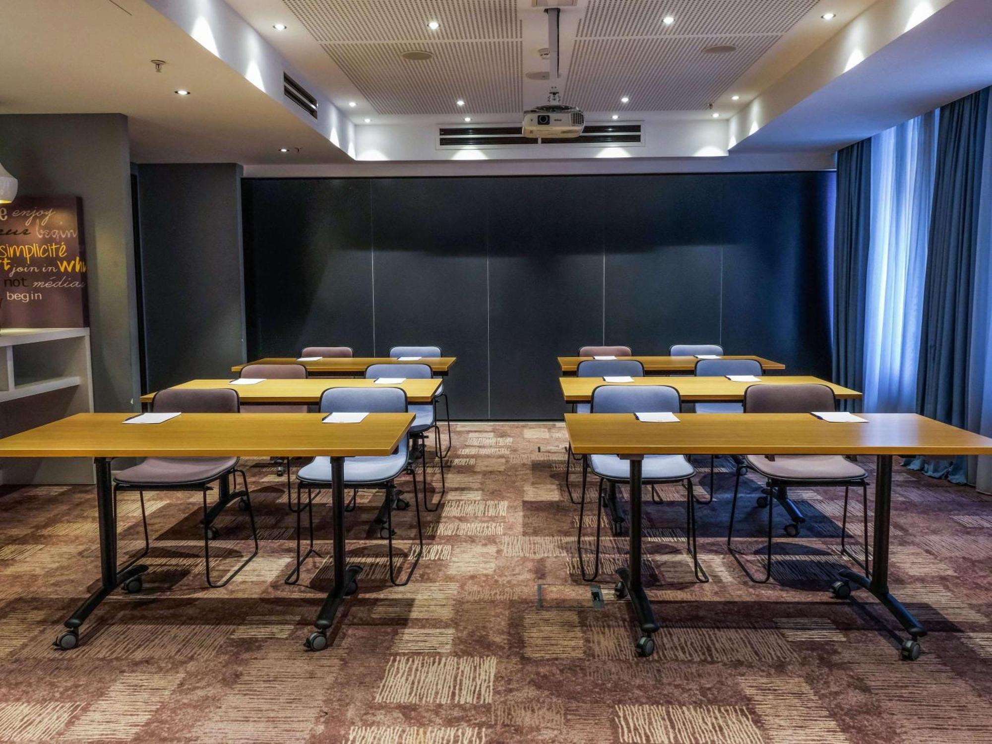 Ibis Yerevan Center ภายนอก รูปภาพ