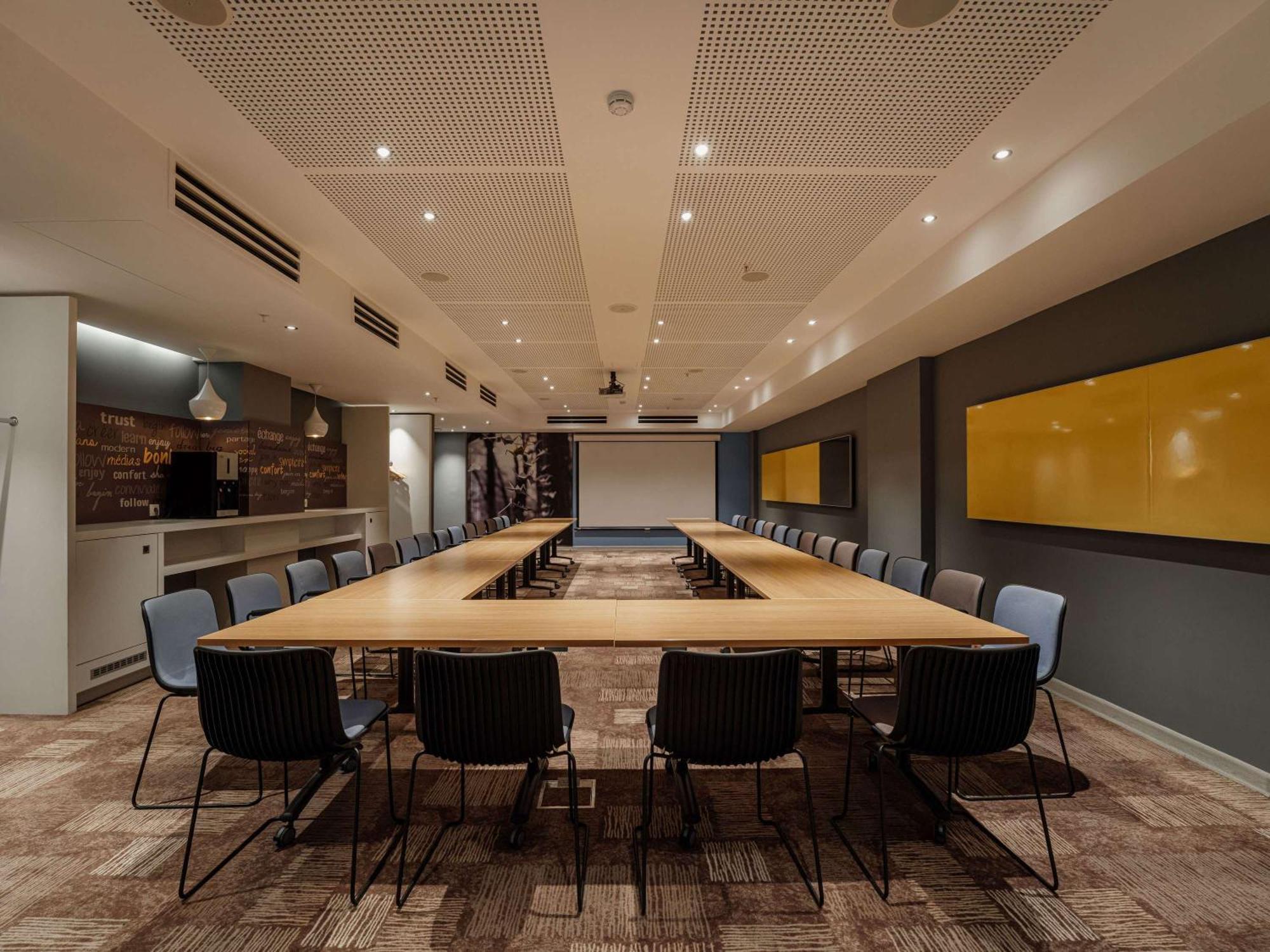 Ibis Yerevan Center ภายนอก รูปภาพ