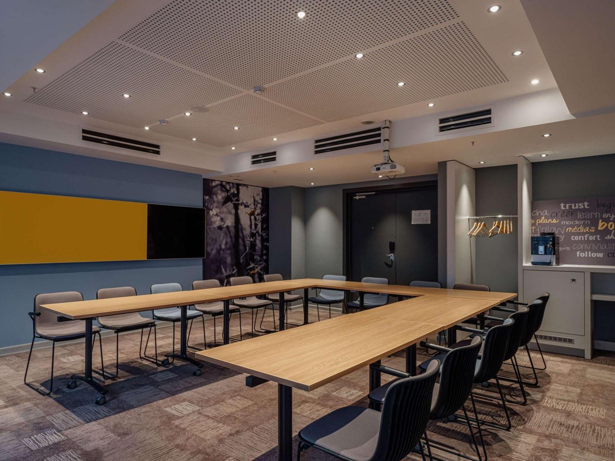 Ibis Yerevan Center ภายนอก รูปภาพ
