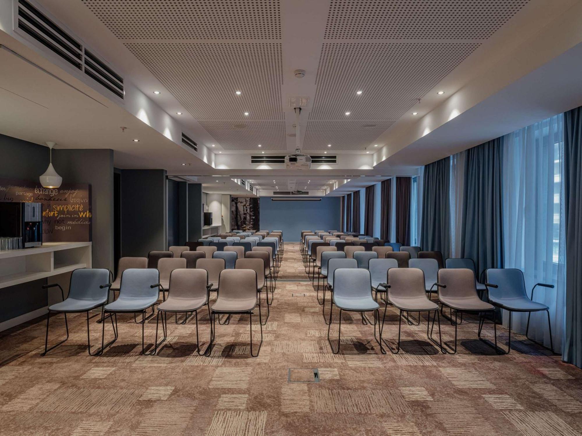 Ibis Yerevan Center ภายนอก รูปภาพ