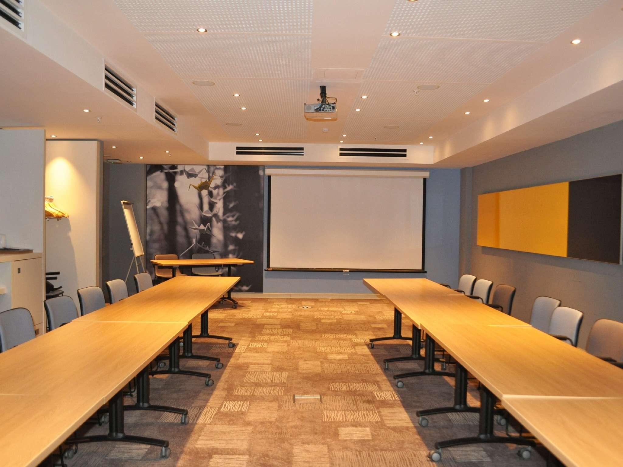Ibis Yerevan Center ภายนอก รูปภาพ