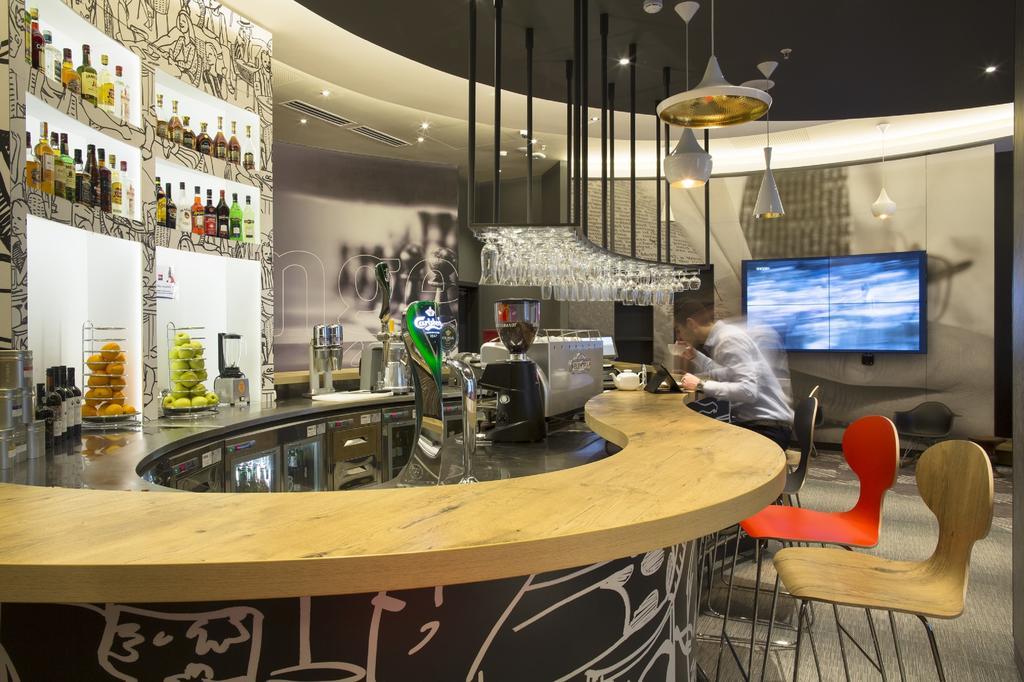 Ibis Yerevan Center ภายนอก รูปภาพ