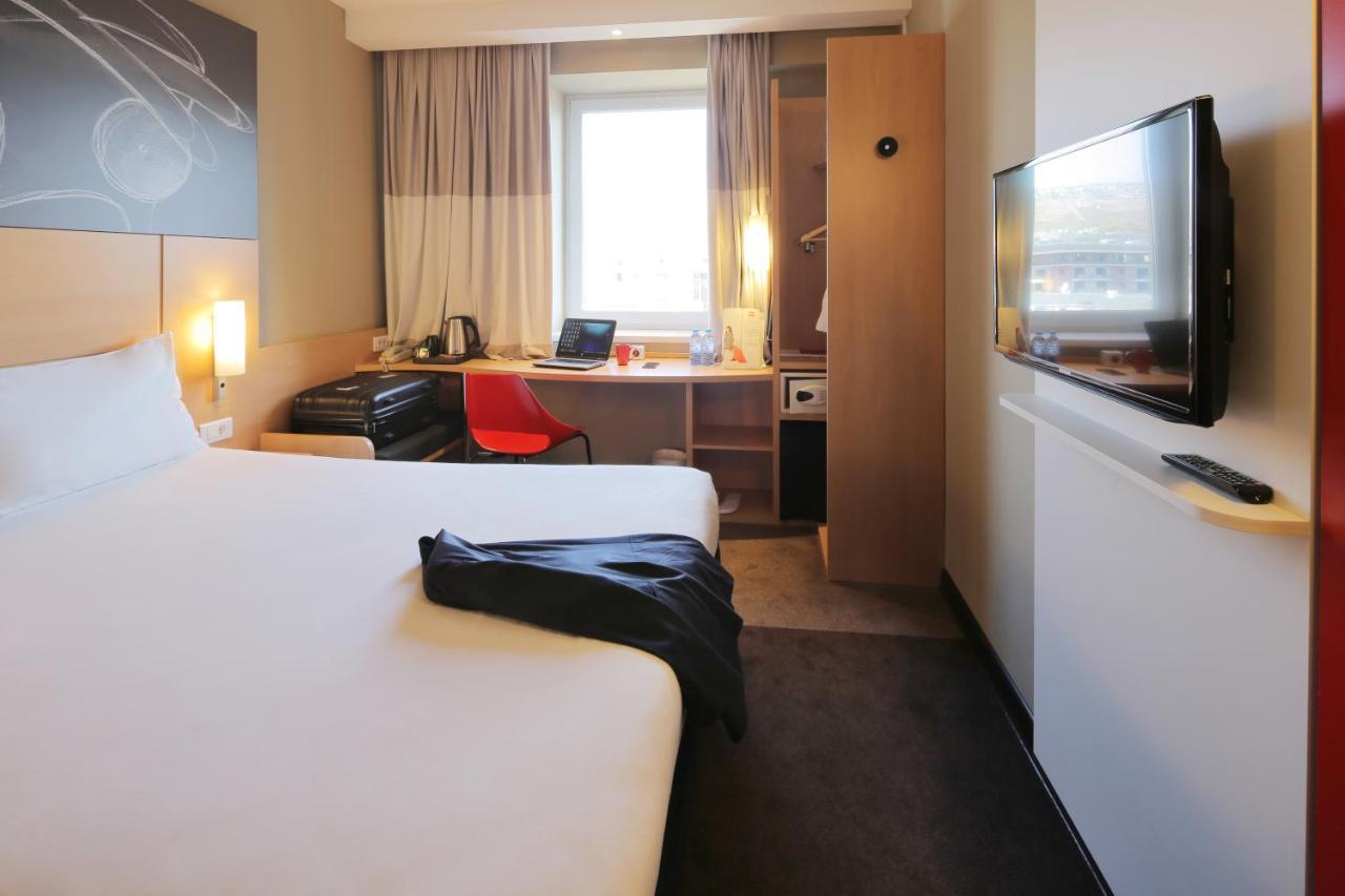 Ibis Yerevan Center ภายนอก รูปภาพ